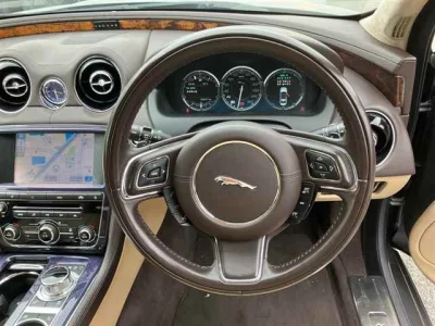 Jaguar XJ SERIES  с аукциона в Японии