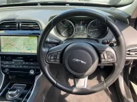 Jaguar XE лот № 30159 оценка 4  с аукциона в Японии 2