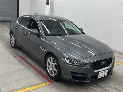 Jaguar XE  с аукциона в Японии