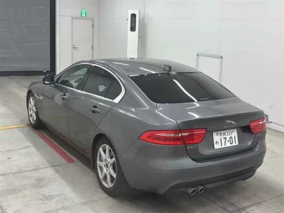 Jaguar XE  с аукциона в Японии