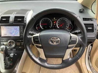 Toyota BLADE