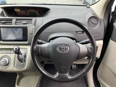 Toyota PASSO SETTE