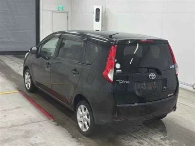 Toyota Passo Sette