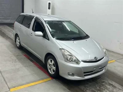 Toyota WISH  с аукциона в Японии