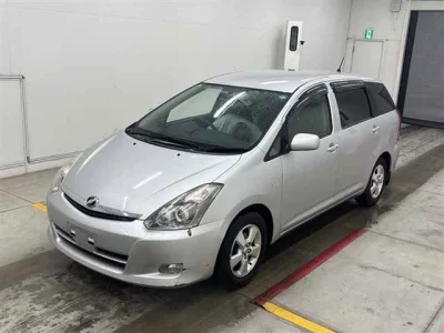 Toyota WISH  с аукциона в Японии