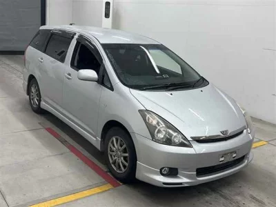 Toyota WISH  с аукциона в Японии