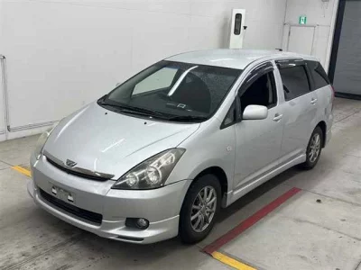 Toyota WISH  с аукциона в Японии