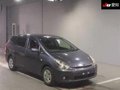 Toyota WISH  с аукциона в Японии