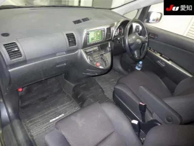 Toyota WISH  с аукциона в Японии