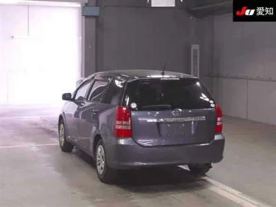 Toyota WISH  с аукциона в Японии