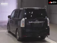 Toyota VOXY лот № 30091 оценка 3.5  с аукциона в Японии 1