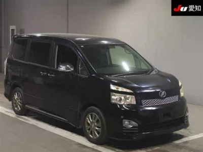 Toyota VOXY  с аукциона в Японии
