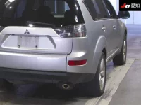 Mitsubishi OUTLANDER лот № 30130 оценка 3  с аукциона в Японии 7
