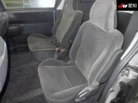 Toyota VOXY лот № 30182 оценка 4  с аукциона в Японии 3