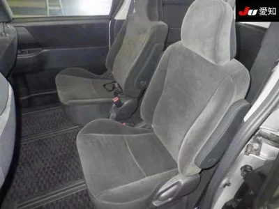 Toyota VOXY  с аукциона в Японии