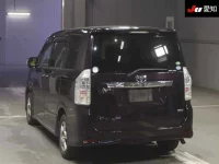 Toyota VOXY лот № 30462 оценка 3.5  с аукциона в Японии 1