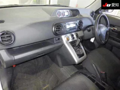 Toyota COROLLA RUMION  с аукциона в Японии