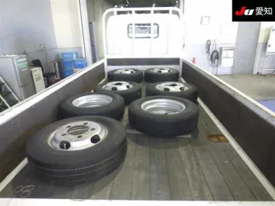 Toyota DYNA  с аукциона в Японии