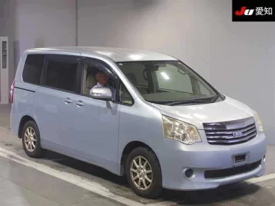 Toyota NOAH  с аукциона в Японии
