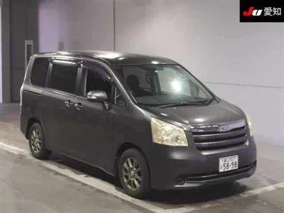 Toyota NOAH  с аукциона в Японии