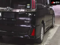 Toyota NOAH лот № 4013 оценка 4  с аукциона в Японии 7