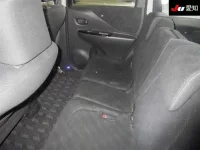 Toyota RACTIS лот № 30018 оценка 3.5  с аукциона в Японии 3