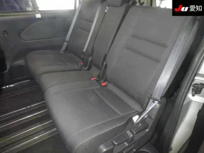 Nissan SERENA  с аукциона в Японии