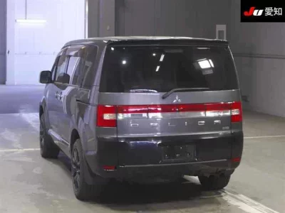 Mitsubishi DELICA D5