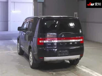 Mitsubishi DELICA D5