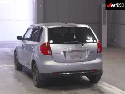 Mazda VERISA  с аукциона в Японии