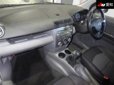 Mazda DEMIO  с аукциона в Японии