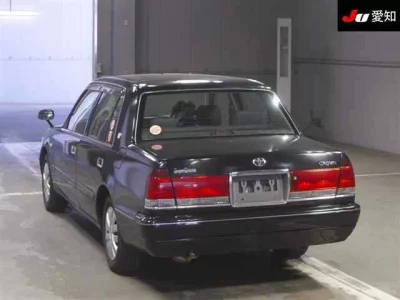 Toyota CROWN COMFORT  с аукциона в Японии