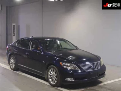 Lexus LS  с аукциона в Японии