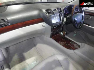 Lexus LS  с аукциона в Японии