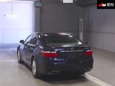Lexus LS  с аукциона в Японии