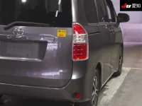 Toyota VOXY лот № 30064 оценка 3  с аукциона в Японии 7