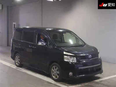Toyota VOXY  с аукциона в Японии