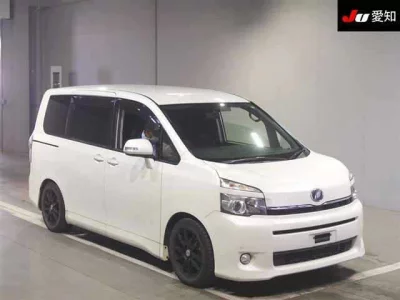 Toyota VOXY  с аукциона в Японии