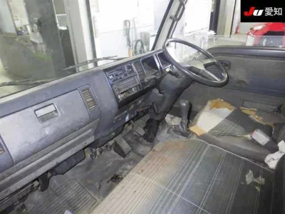 Mazda TITAN  с аукциона в Японии