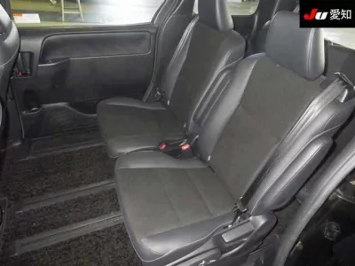 Toyota NOAH  с аукциона в Японии