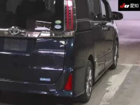 Toyota NOAH лот № 4018 оценка 3  с аукциона в Японии 7