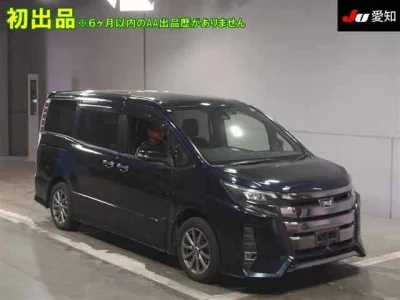 Toyota NOAH  с аукциона в Японии