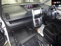 Toyota NOAH лот № 30192 оценка 3.5  с аукциона в Японии 2