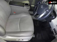 Toyota PRIUS ALPHA лот № 4095 оценка R  с аукциона в Японии 5