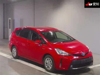 Toyota PRIUS ALPHA  с аукциона в Японии