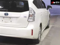 Toyota PRIUS ALPHA лот № 30113 оценка 3.5  с аукциона в Японии 7