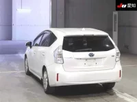 Toyota PRIUS ALPHA лот № 30113 оценка 3.5  с аукциона в Японии 1