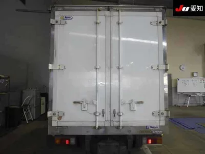 Toyota DYNA  с аукциона в Японии