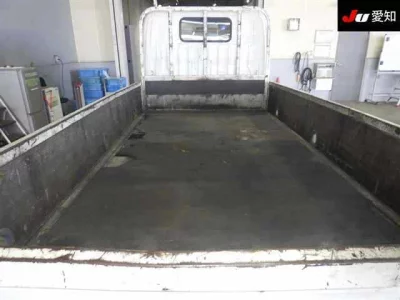 Toyota DYNA  с аукциона в Японии