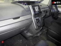 Toyota VOXY лот № 1020 оценка 3.5  с аукциона в Японии 2